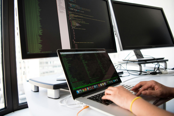 江蘇鐘興鎳合金材料有限公司取得一種便于連接的精密無縫管，提高了鋼管的對(duì)接使用效率:精密鋼管